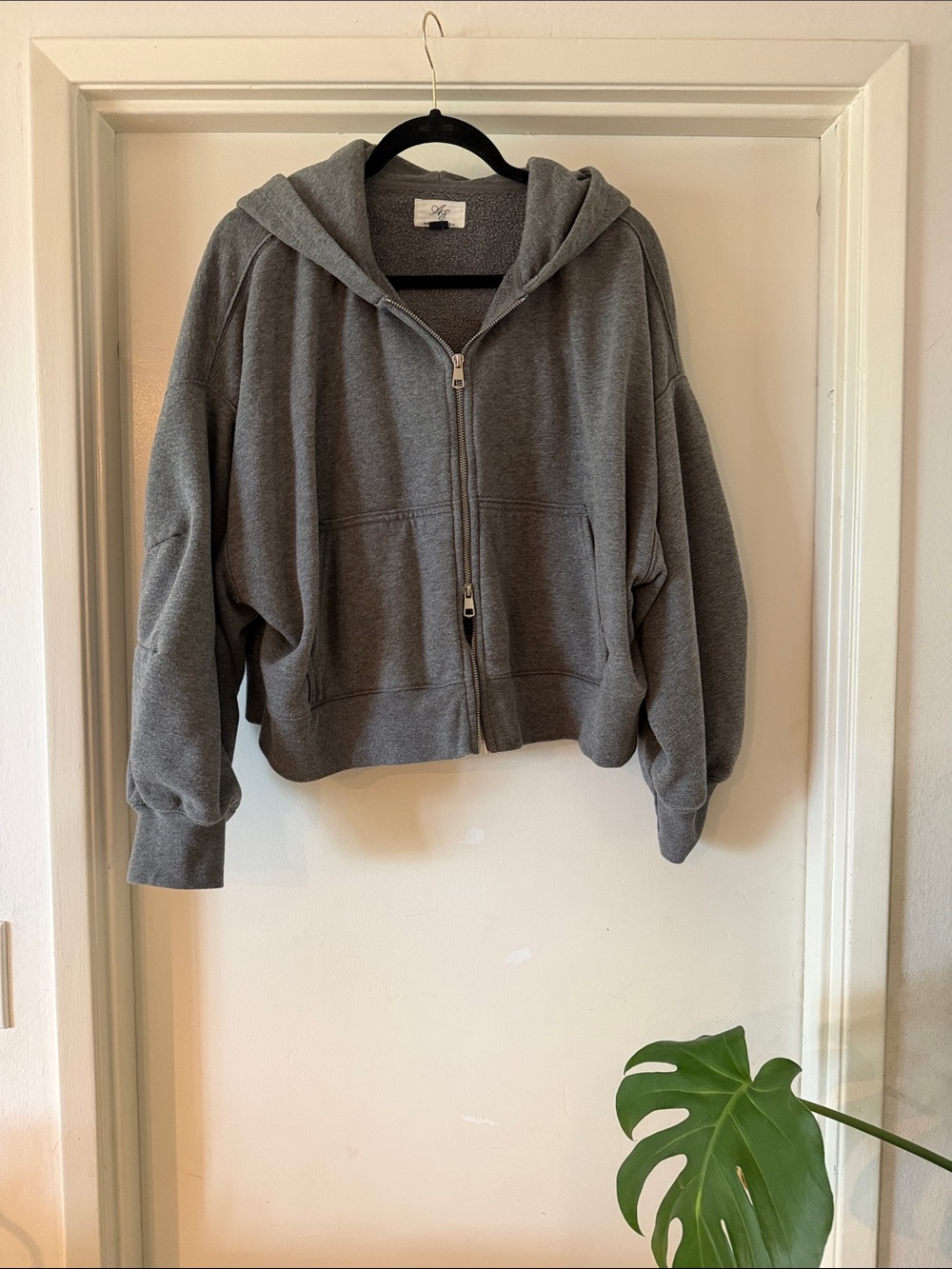 American Eagle Cozy Grey Zip-Up Hoodie M barrel shape sleeve & 2-way zip
